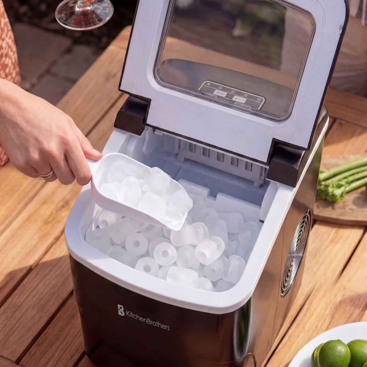 ijsblokjes, ice maker, kitchen appliance, tafelware, compact design